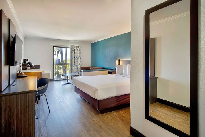 Room 63 of 76