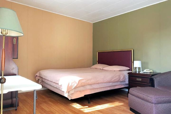 Room 26 of 32