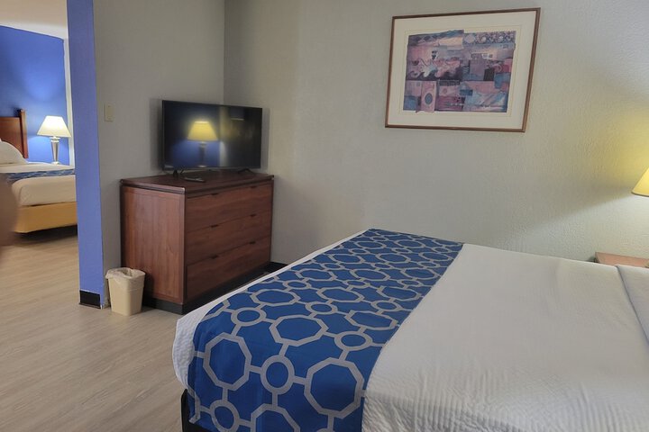 Room 13 of 40