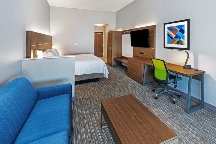 Room 25 of 47