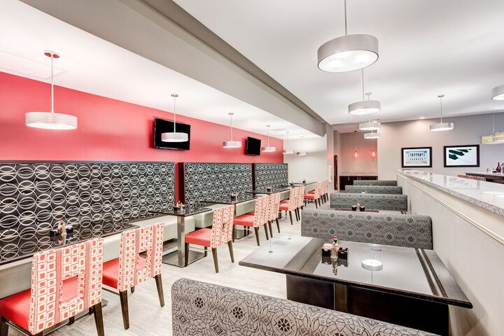 Holiday Inn & Suites Lafayette North by IHG
