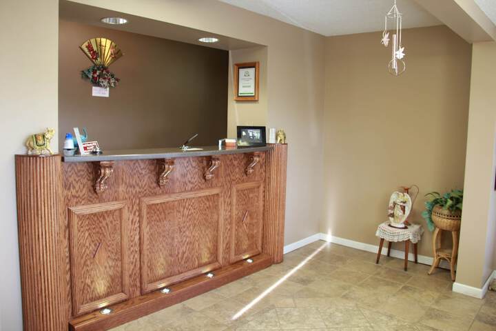 Relax Inn & Suites