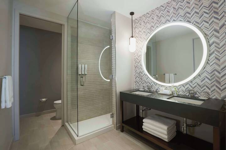 THesis Hotel Miami Coral Gables Curio Collection by Hilton
