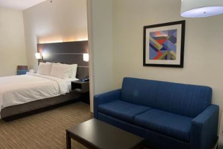 Room 21 of 43