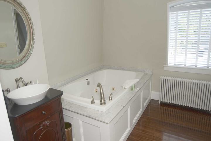 Room 11 of 51