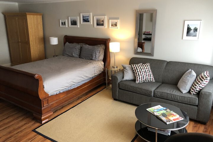Room 15 of 33