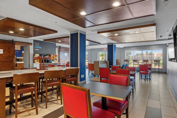 Breakfast/Coffee Service 113 of 125