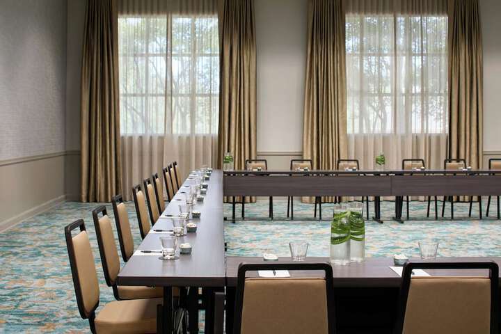 Renaissance Shoals Resort & Spa
