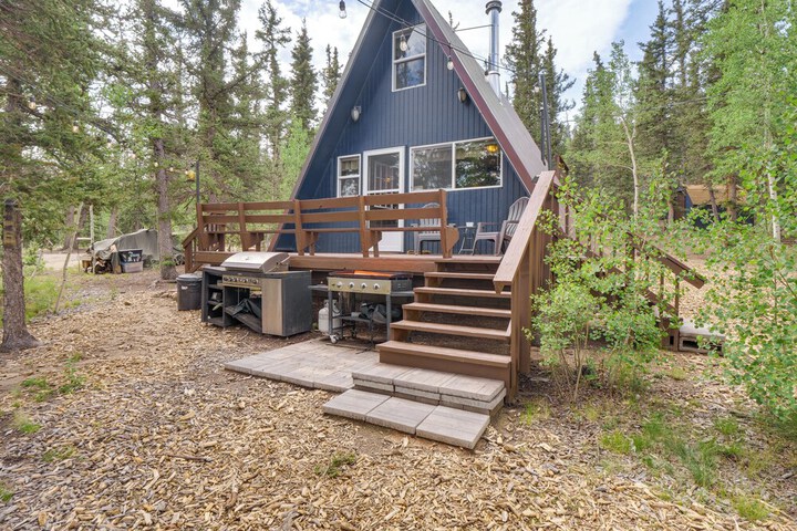 Sunny Muddy Moose Cabin w / Fire Pit & Mtn Views!