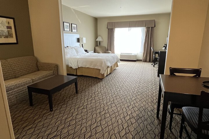 Room 10 of 34