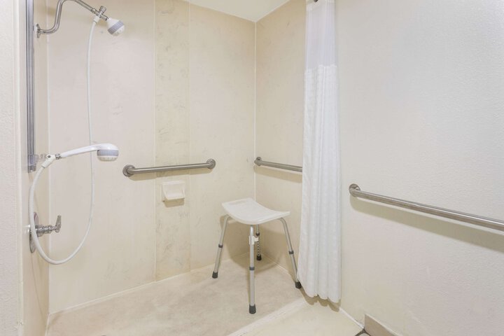 Room 16 of 21
