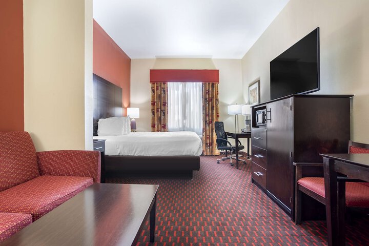 Room 10 of 37
