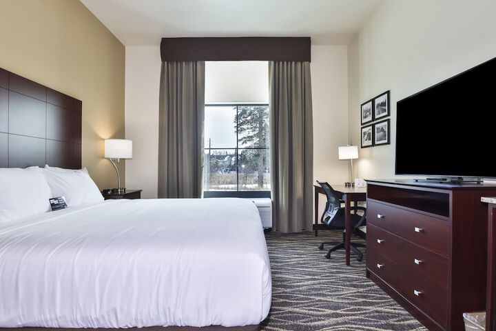 Cobblestone Hotel & Suites - Rhinelander