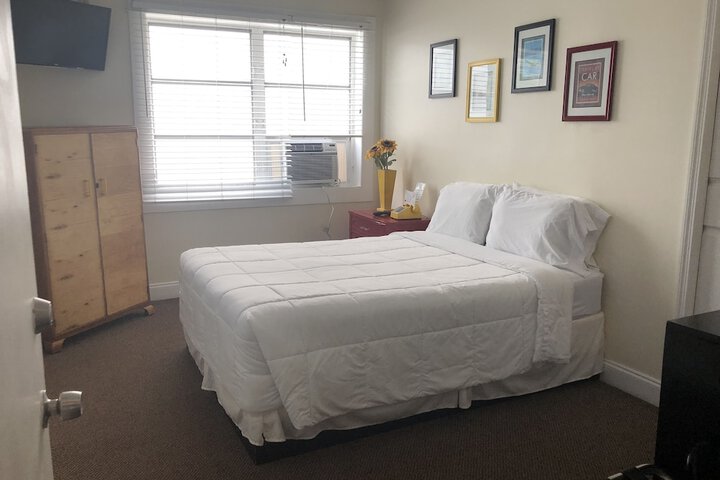 Room 34 of 65