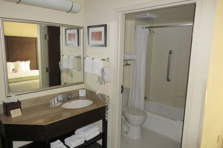 Room 14 of 40