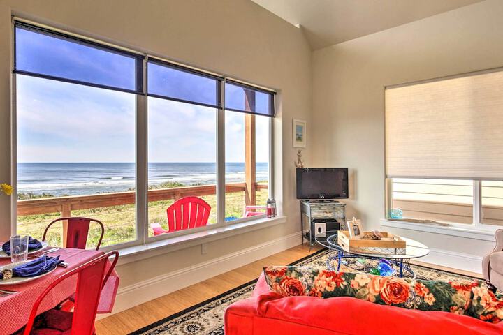 Oceanfront Cottage W / deck & Secluded Beach Access!