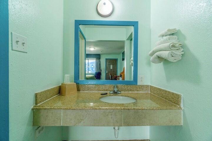 Budget Inn by OYO Edinburg Hwy 281