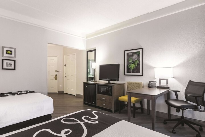 La Quinta Inn & Suites by Wyndham Atlanta Conyers