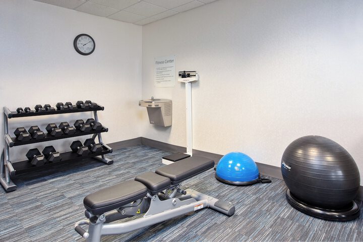 Holiday Inn Express & Suites Buffalo by IHG