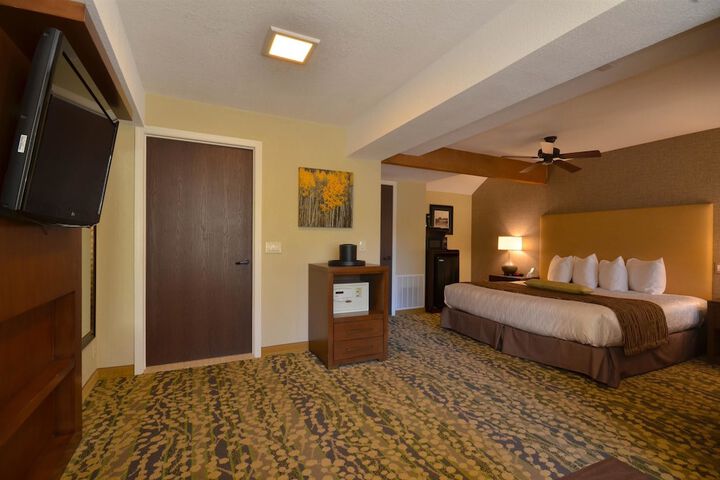 Room 27 of 34