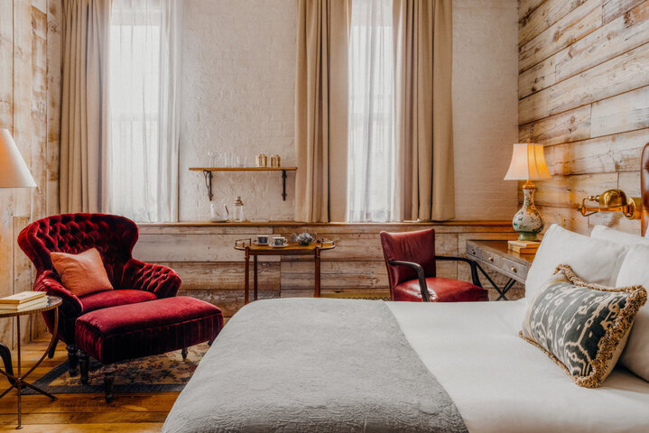 Room 93 of 168
