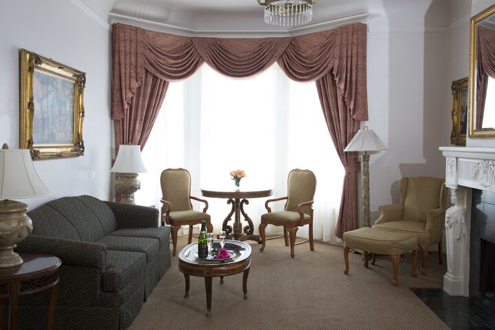 Room 20 of 38