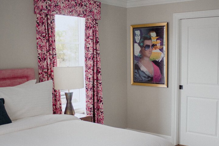 Room 103 of 166