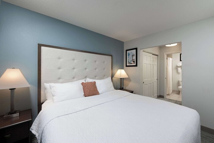 Room 20 of 33