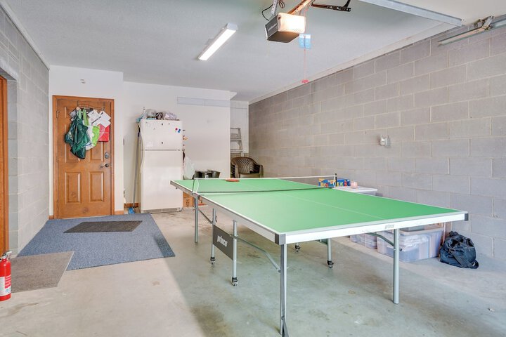 Pinehurst Home: Fire Pit BBQ + Golf Course View!