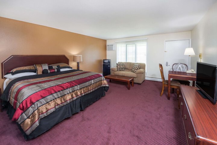 Room 16 of 16