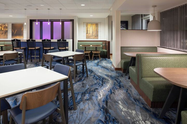 Fairfield Inn & Suites Springfield Northampton / Amherst