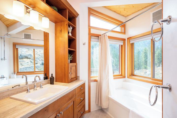 Sleeping Lady Mountain Resort & Spa