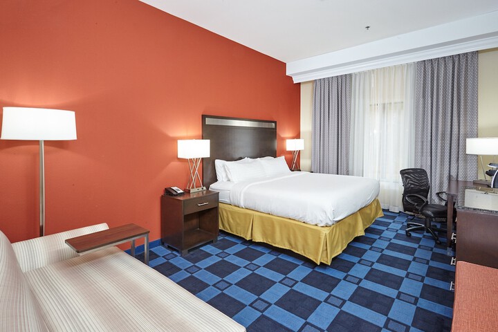 Room 21 of 40