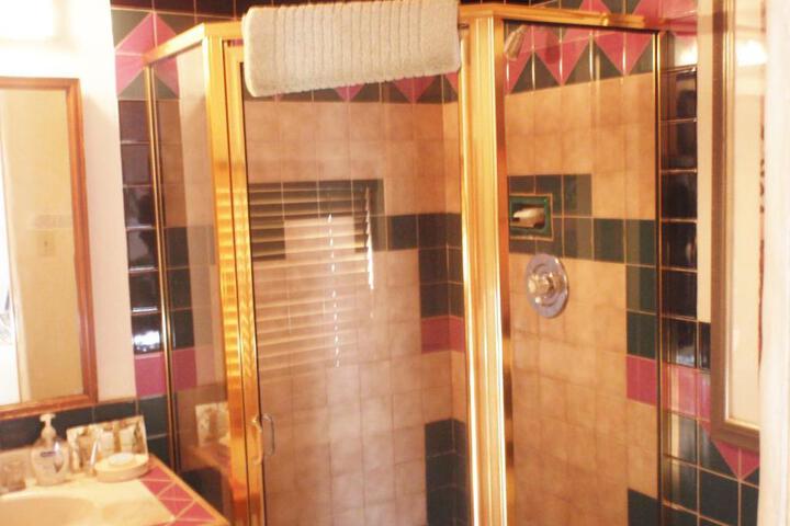 TOUCHSTONE INN