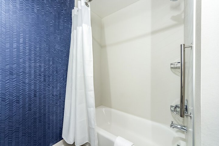 Room 19 of 28