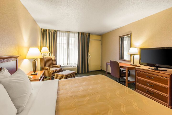 Room 16 of 32
