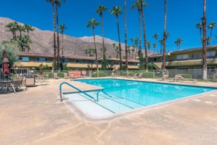 Pool 1 of 24