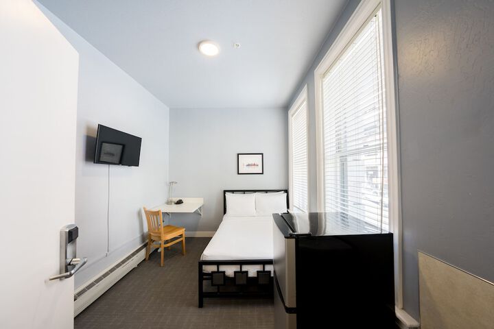 Room 20 of 27
