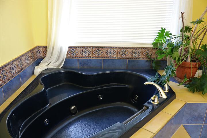 Hot Tub 58 of 63
