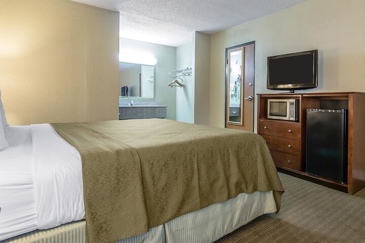 Room 10 of 19