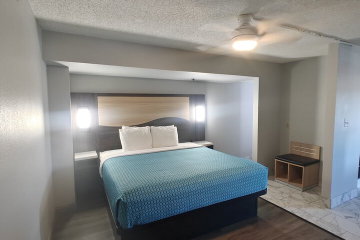Room 11 of 50