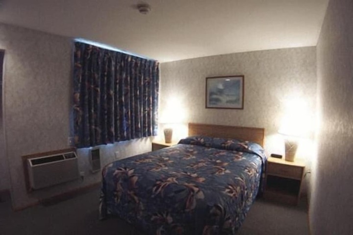 Room 12 of 22