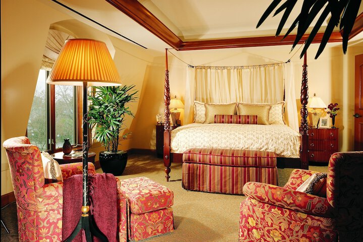 Room 10 of 32