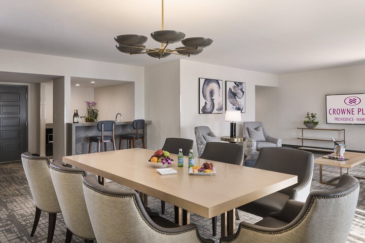 Crowne Plaza Providence-Warwick Airport by IHG