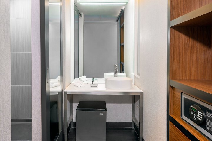 Room 13 of 72