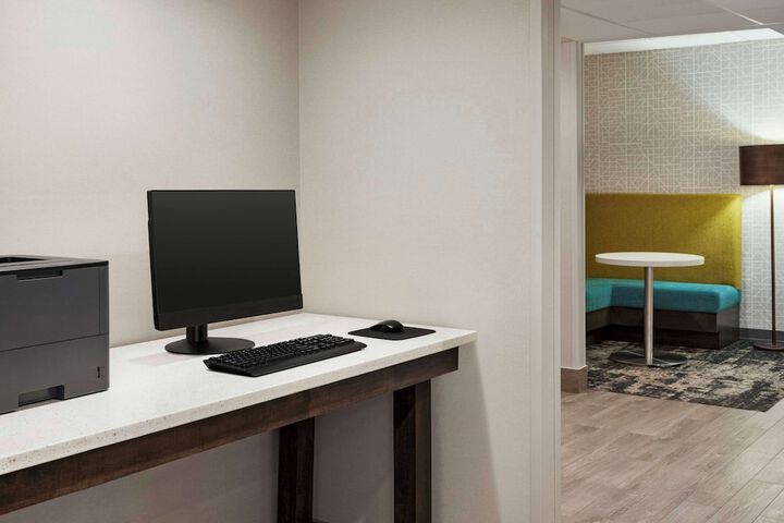 Business Center 36 of 36