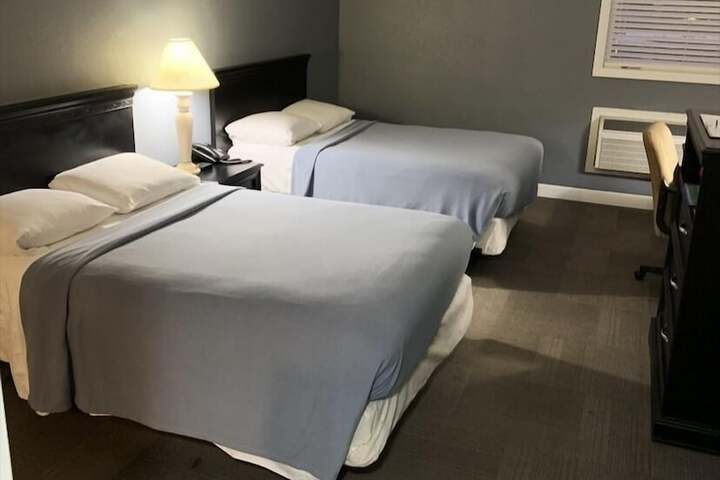 Room 11 of 12