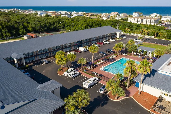 Hotel 4 of 72