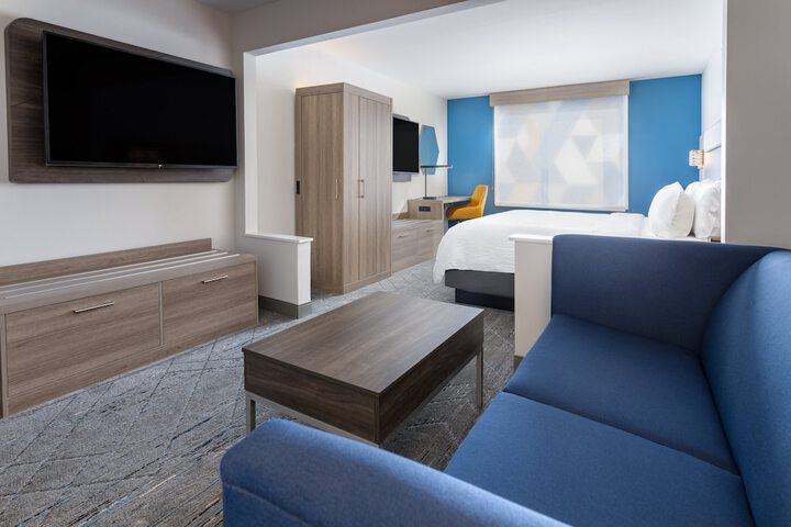 Room 43 of 80