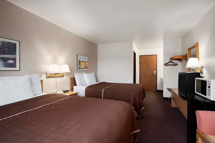Room 12 of 18
